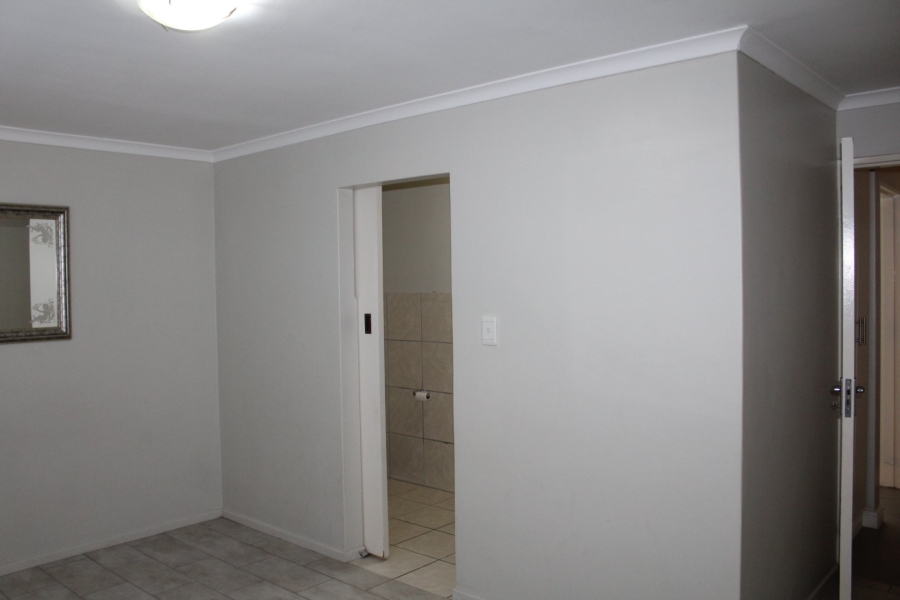 To Let 2 Bedroom Property for Rent in Kempenville Western Cape